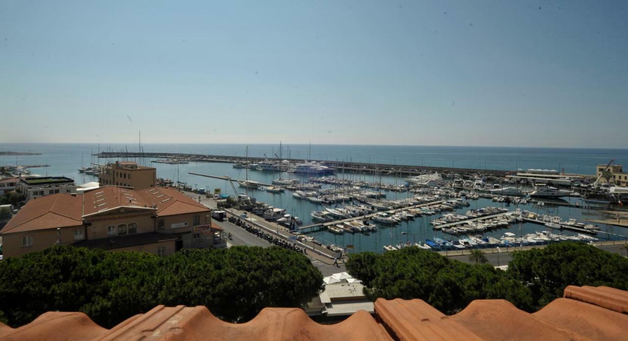 Maison Du Port Vieux Apartamento Sanremo Exterior foto